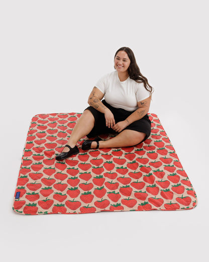 Puffy Picnic Blanket Strawberry | Baggu Popular