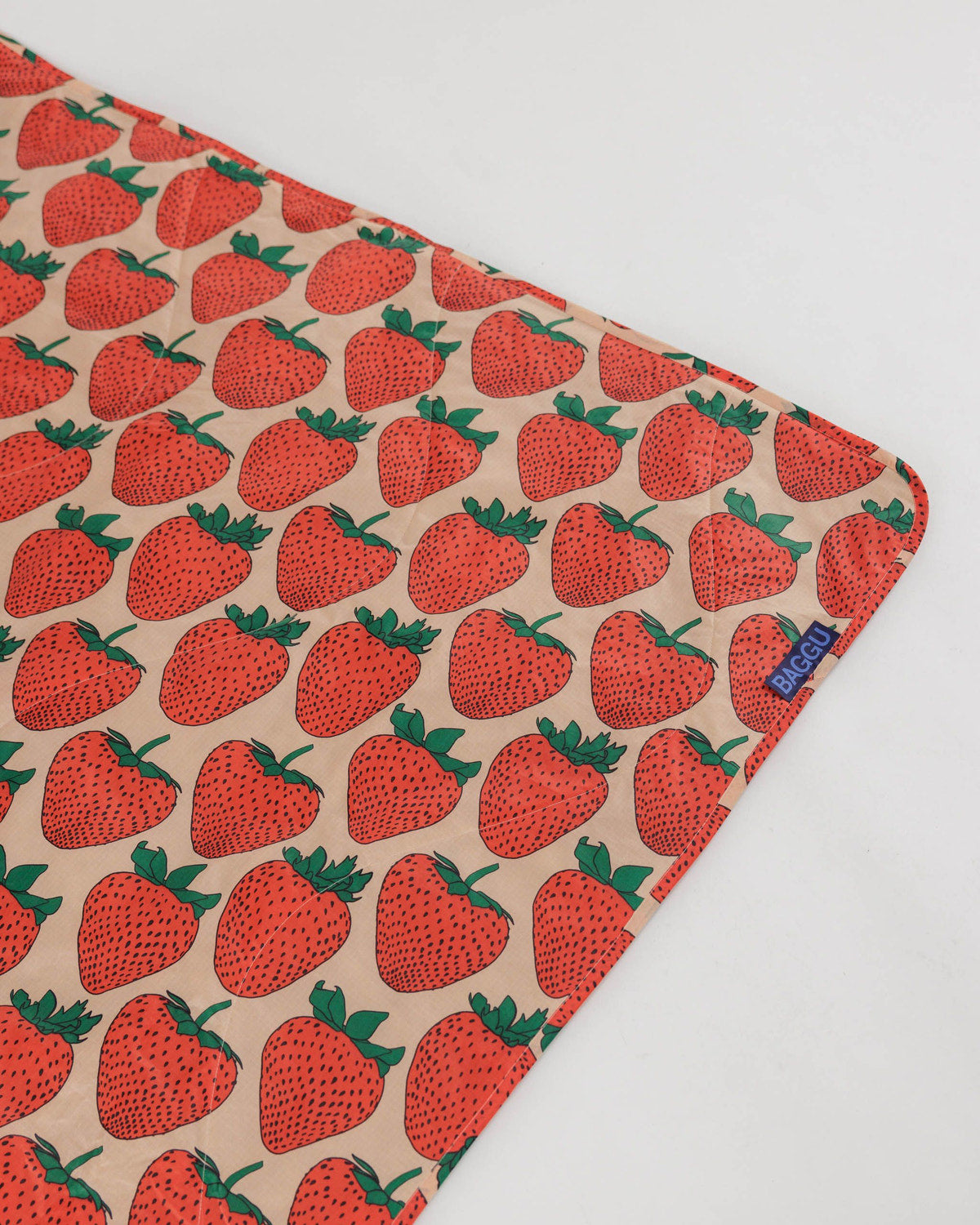 Puffy Picnic Blanket Strawberry | Baggu Popular