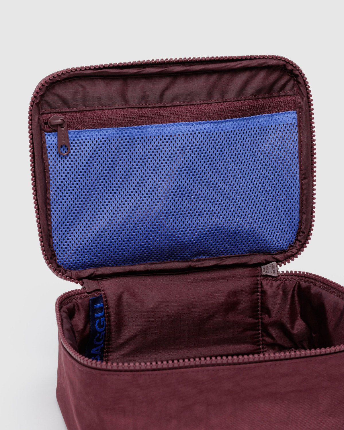 Small Cosmetic Case Mahogany | Baggu Signature