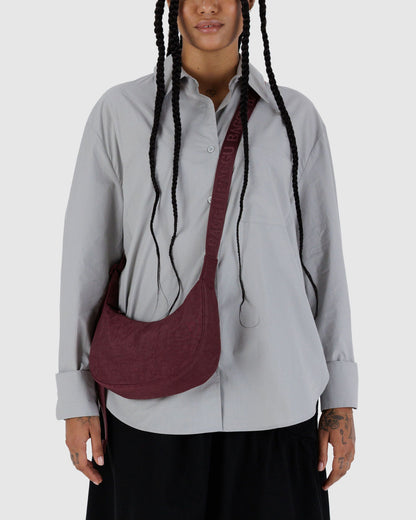 Small Nylon Crescent Bag Mahogany | Baggu Classic