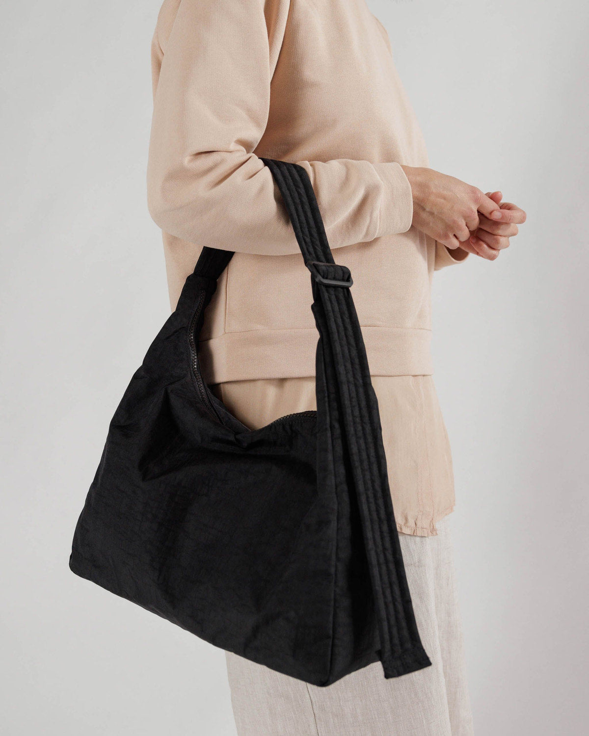 Nylon Shoulder Bag Black | Baggu Customer Favorite