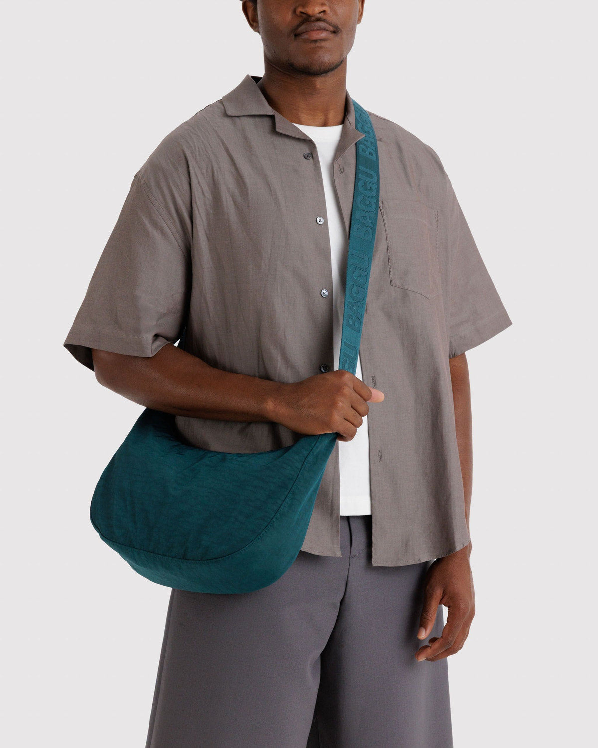 Medium Nylon Crescent Bag Deep Sea | Baggu Popular