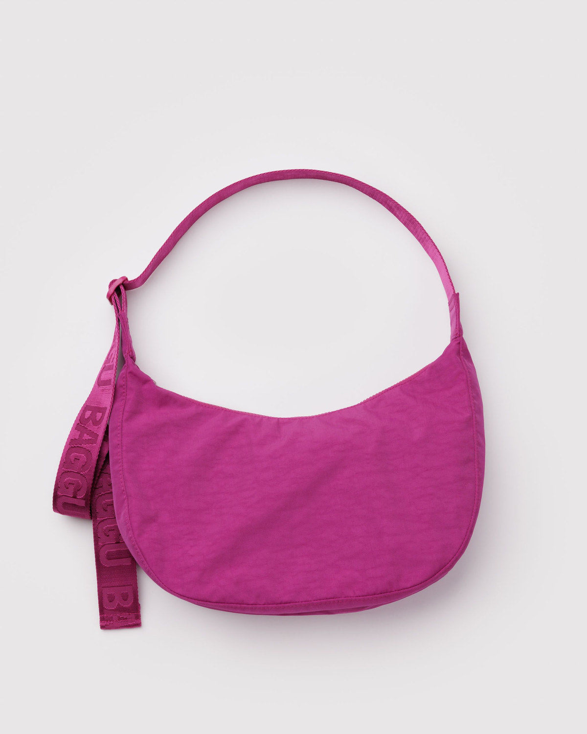 Medium Nylon Crescent Bag Deep Fuchsia | Baggu Essential