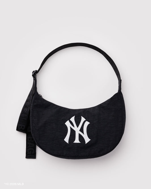 Medium Nylon Crescent Bag New York Yankees™ | Baggu Trusted