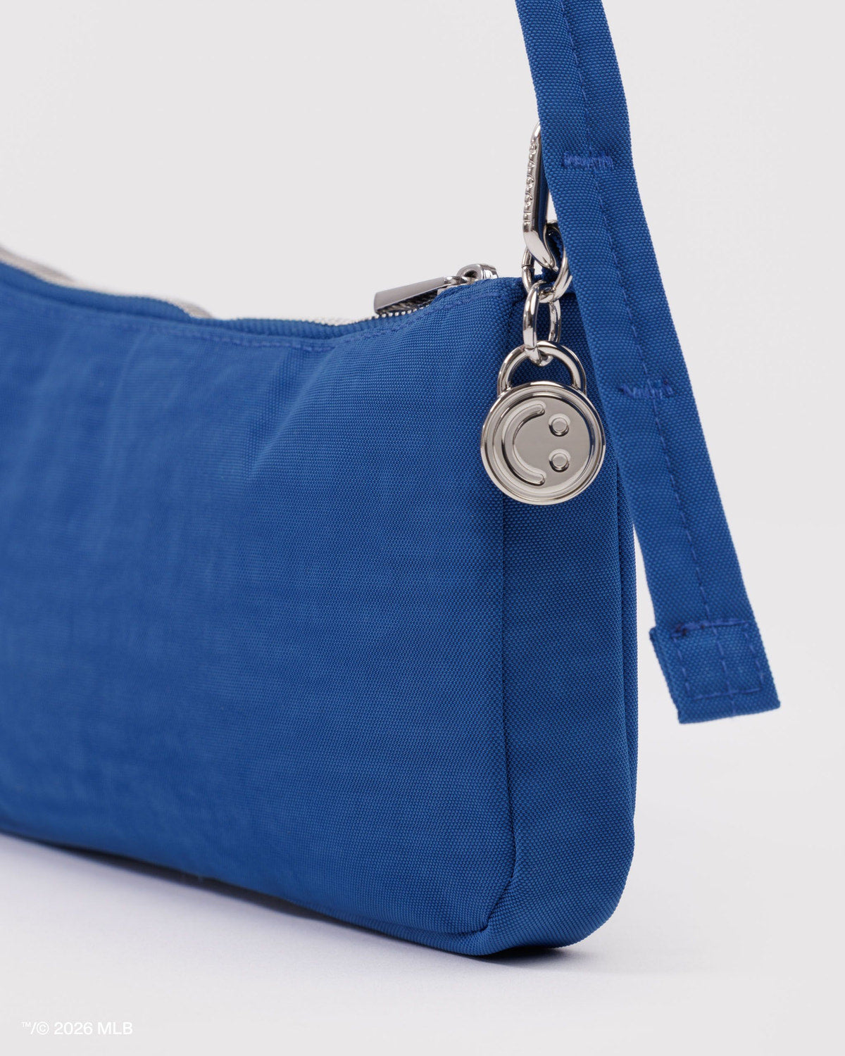 Nylon Pochette Los Angeles Dodgers™ | Baggu Latest